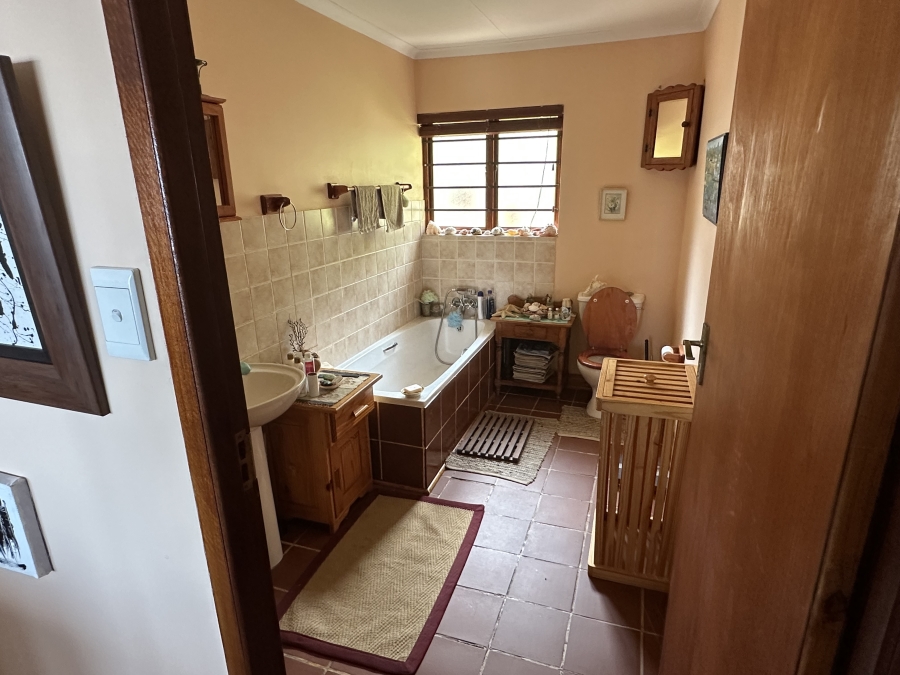 6 Bedroom Property for Sale in Outeniqua Strand Western Cape